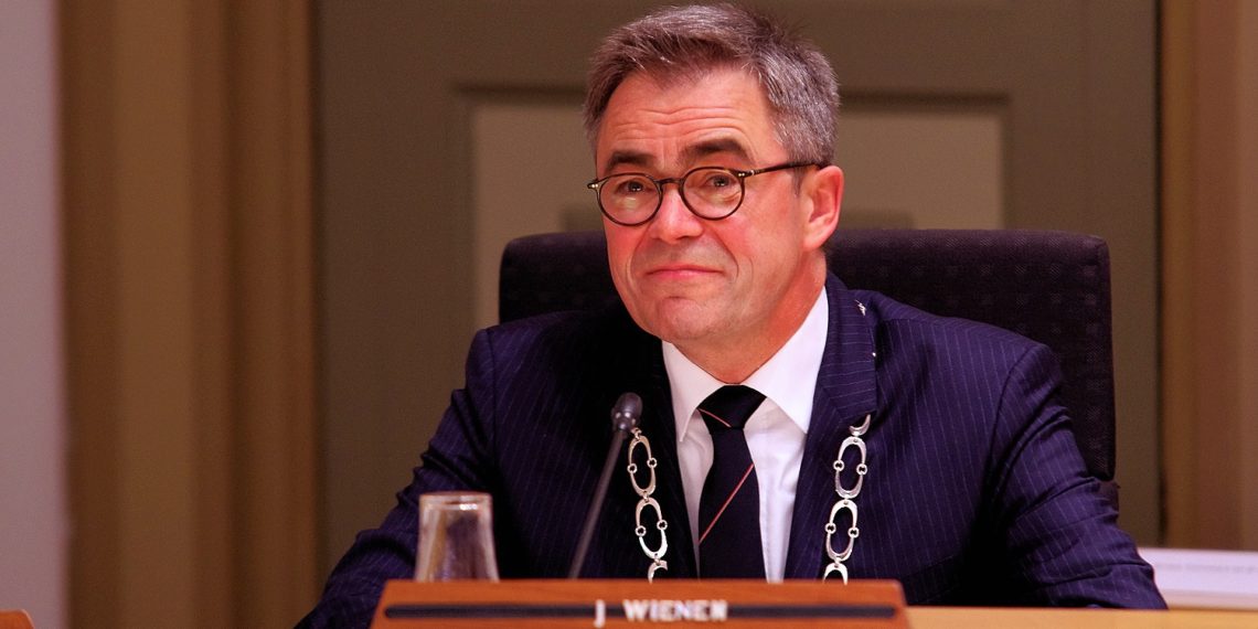 Alleen winkels op begane grond en eerste etage V&D pand