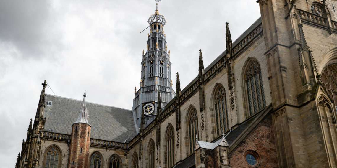 Alleen winkels op begane grond en eerste etage V&D pand