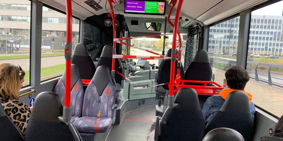 Passagiers moeten voorlopig achterin de bus instappen