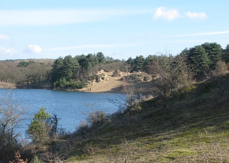 Lak aan de regels; burgemeester laat duingebied ontruimen