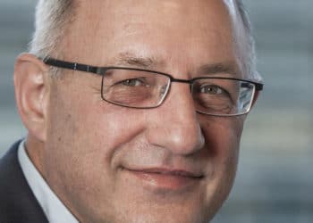 Single en eenzaam door de coronacrisis? ‘Blijf veerkrachtig’ zegt hoogleraar Theo van Tilburg