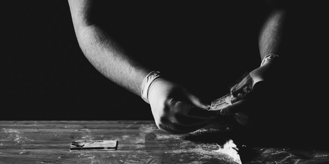 Hoe zwaar is de crisis voor herstellende verslaafden? In gesprek met Evelien