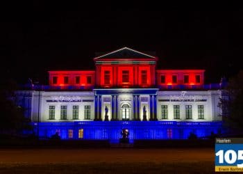 Vrijheidsvuur ontstoken, paviljoen Welgelegen kleurt rood, wit en blauw