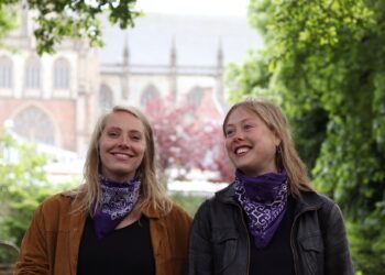 Jullia Hollander en Roos Wonders