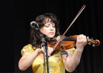 Ellen ten Damme heropent Schouwburg Haarlem