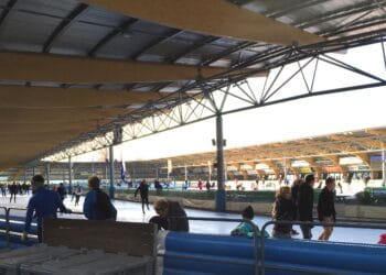 Milieudefensie eist sluiting van de IJsbaan Haarlem in zomer