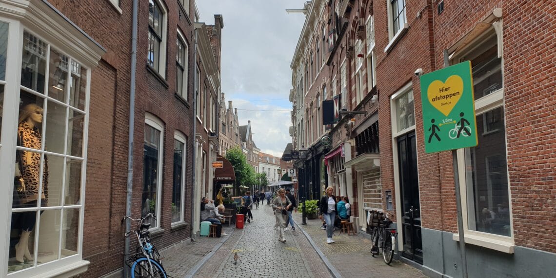 Geen mondkapjes in winkelstraten, wel spandoeken