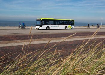 Connexxion-woordvoerder Renzo Hijman informeert ons over het inzetten van extra bussen
