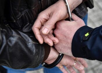 Autodief aangehouden na heftige achtervolging door de regio