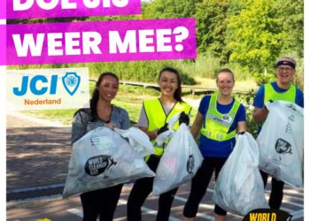 Gewapend met prikkers Haarlem weer opruimen op World Cleanup Day