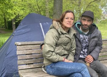 Dakloos stel slaapt liever in tent dan in opvang: “Liever niet tussen de junks”