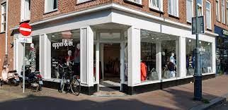 Koop en verkoop van tweedehandskleding steeds populairder: “Ook steeds meer mannen weten ons te vinden”