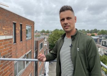 Mysterie rond gevonden trouwring op dak van appartement: wie is hem kwijt?