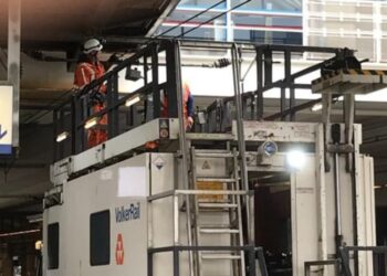 Stopbussen tussen Sloterdijk en Haarlem wegens kapotte bovenleiding