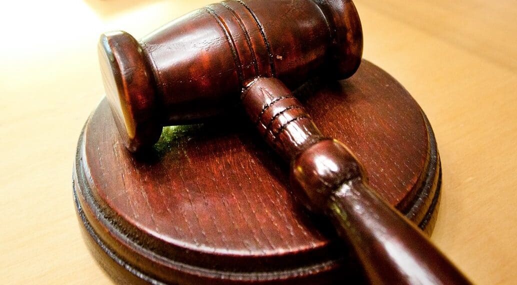 Gemeenteraad stemt over zware dossiers, ondanks dertien afwezigen