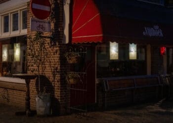 Buurtbewoners maken lichtkunstroute in de Vijfhoek: “Cadeautje aan de stad”