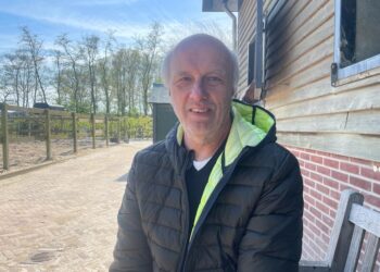 Rob Slewe, Zelfstandig Bloemendaal over advies coalitie-vorming: “Ik heb een weddenschap afgesloten met informateur Schneiders. Wijn voor mij als ik win”