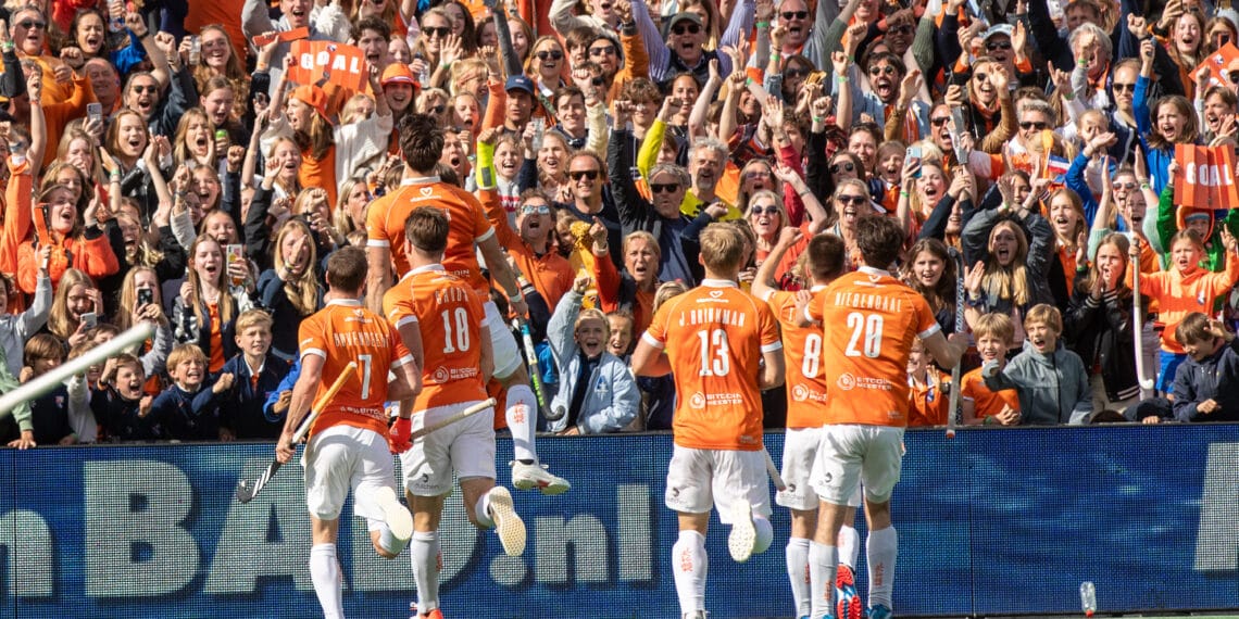 Euforische stemming in Bloemendaal: Heren 1 prolongeert landstitel