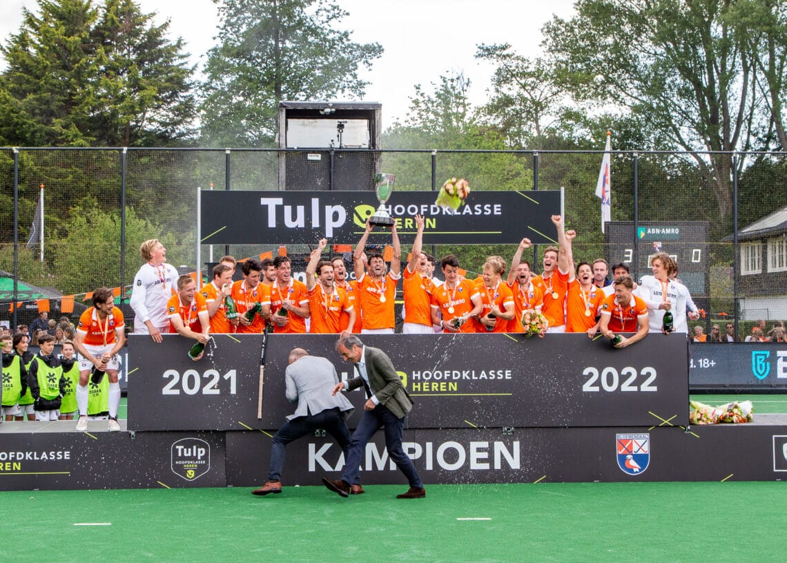 Euforische stemming in Bloemendaal: Heren 1 prolongeert landstitel