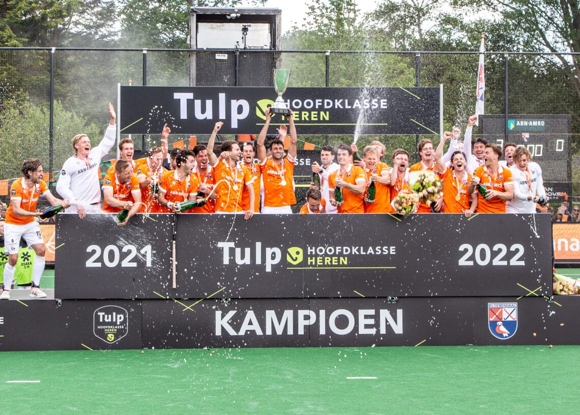 Euforische stemming in Bloemendaal: Heren 1 prolongeert landstitel