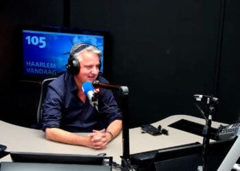 Burgemeester Moolenburgh over de verwachte zomerdrukte: “Op hele drukke dagen heb je natuurlijk ook overlast die bij een drukke badplaats als Zandvoort hoort, helaas”