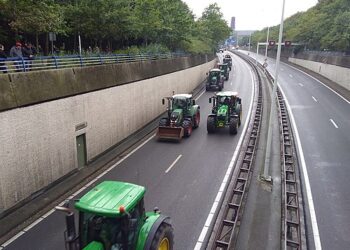 Ines Kostic (Partij voor de Dieren) begrijpt het gevoel van de boeren wel: “Zijn jarenlang misleid door de overheid.”