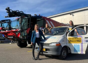 Haarlemse Eva rijdt 7.000 kilometer voor het goede doel tijdens Dakar Challenge