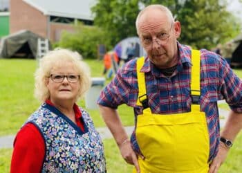 Theatergroep Eglentier viert 100-jarig jubileum op theatercamping: “Ook hier wc-rol”