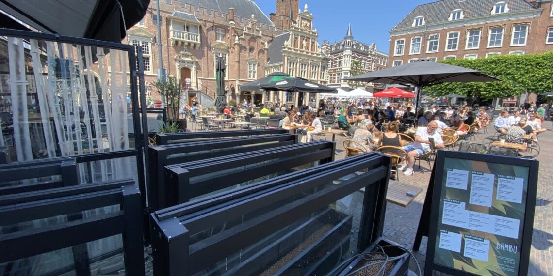 Schotten terras moeten van Jouw Haarlem op Grote Markt weg: “Heel jammer, was een dure investering”