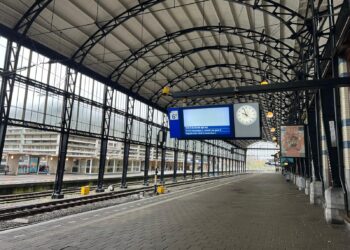 Deel van de ochtend geen treinen richting Leiden door aanrijding