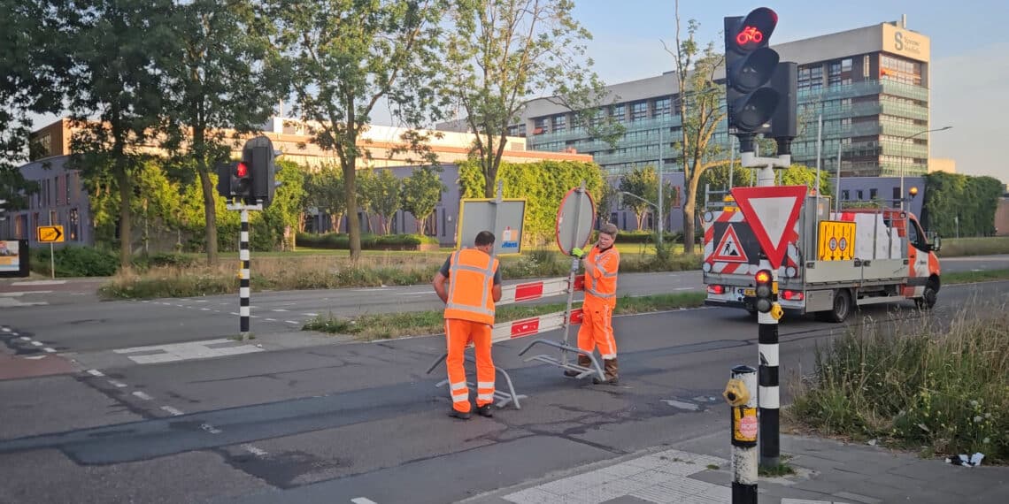 Komende maanden omrijden en files door groot onderhoud Amerikaweg: “Na de vakantie wordt het erger”