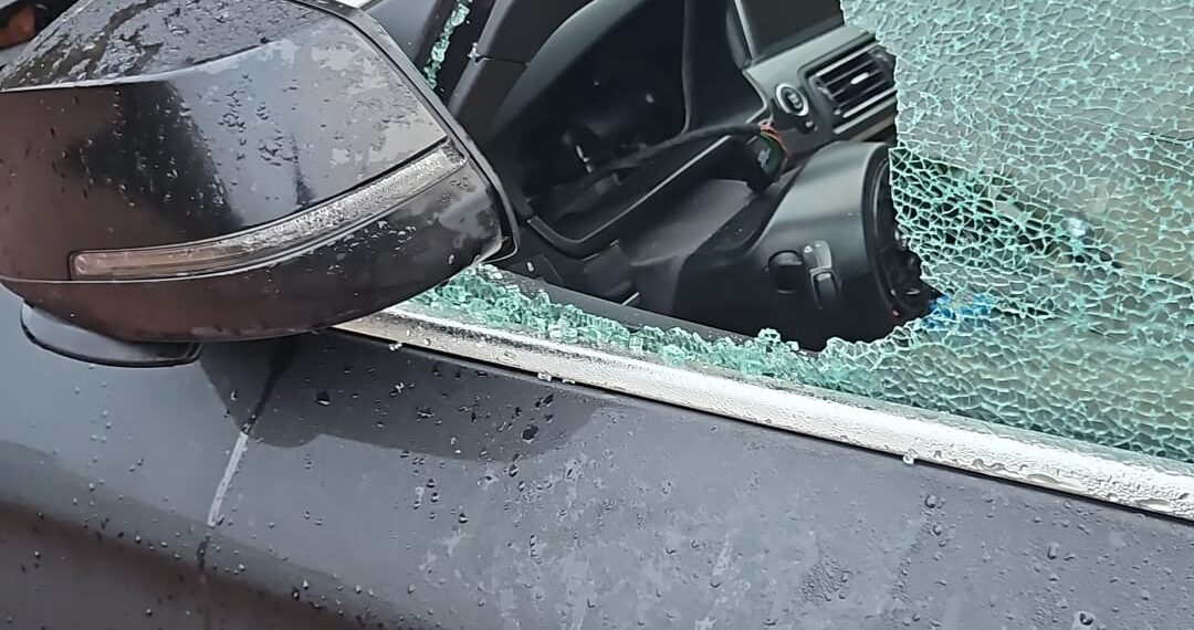 Professionele dief rooft BMW’s leeg “Ik denk dat hij het op bestelling doet”