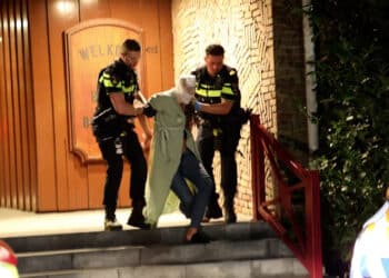 Avondje bowlen loopt uit de hand: twee aanhoudingen na agressie tegen hulpdiensten