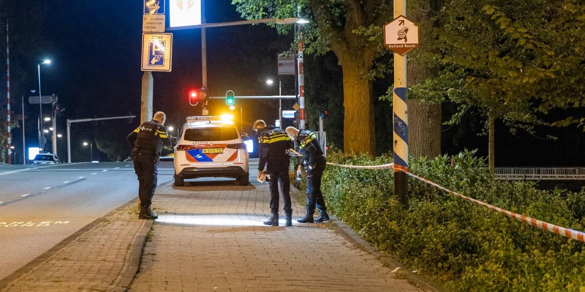 Agenten horen schoten vanaf politiebureau: “Kogelhulzen gevonden bij Prinsenbrug”