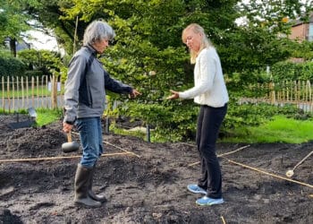 Kruidentuin voor de buurt gestart in Aerdenhout: “Plukken duurt nog even”