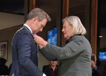 Michel Rog nu officieel de nieuwe burgemeester van Bloemendaal
