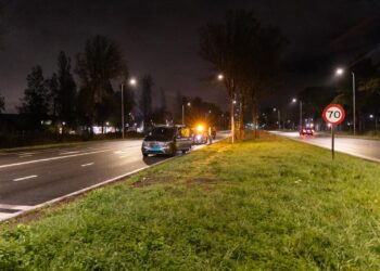 Dronken passagier wil niet betalen voor taxi: grijpt autosleutel en rent weg