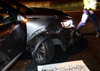 Vrouw (31) ramt voertuig Rijkswaterstaat na negeren rode kruizen