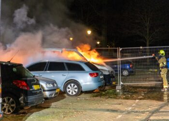 Opnieuw een bestelbus uitgebrand aan de Werfstraat in Haarlem-Noord