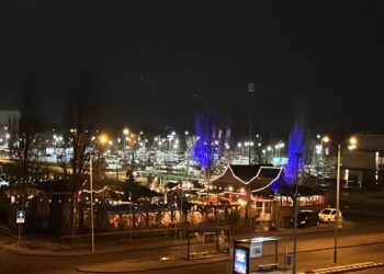 Regen kon de sfeer niet bederven op het Kerstival bij Houtbaar