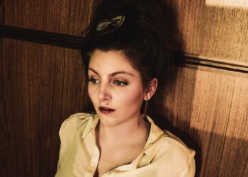 Luister terug: Schrijver Lize Spit over haar nieuwe boek en de relatie met haar moeder