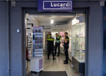 Overval op juwelier Generaal Cronjéstraat, verdachten op fatbikes aangetroffen