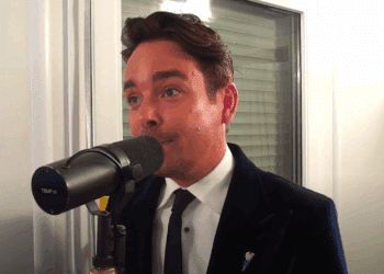 Muziek en spoken word raken tijdens Herdenkingsconcert in de Haarlemmerhout (samenvatting?)