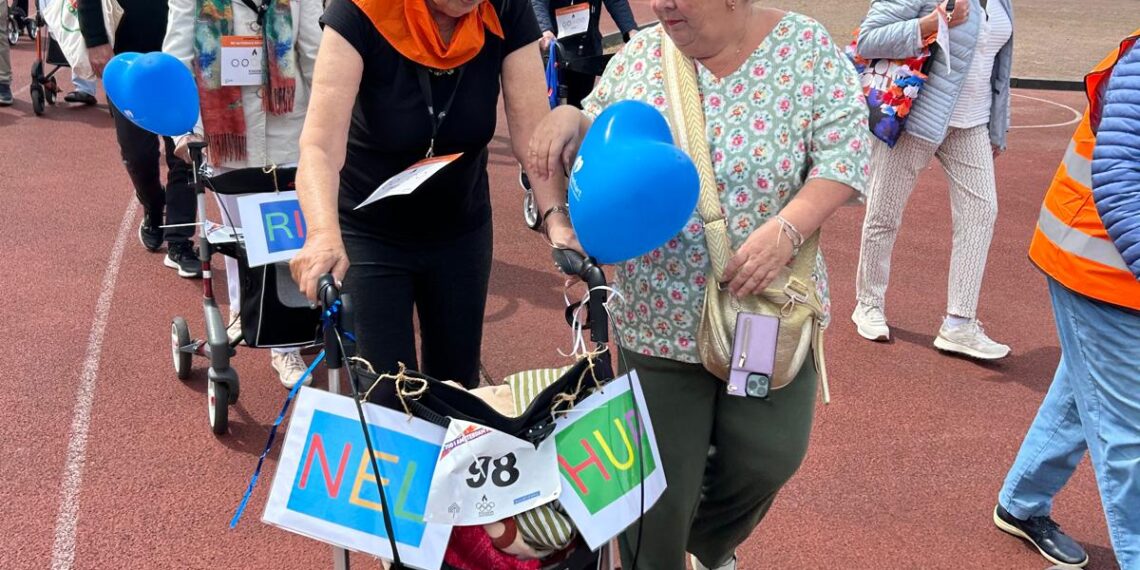 Zorginstellingen uit Kennemerland maken indruk bij Nationale Rollatorloop