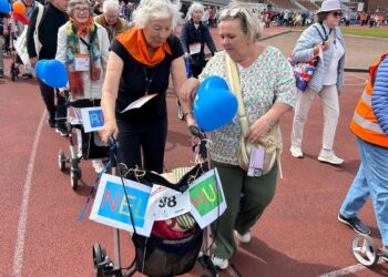 Zorginstellingen uit Kennemerland maken indruk bij Nationale Rollatorloop