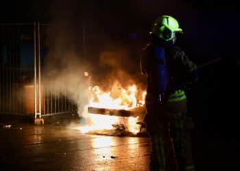 Brand verwoest dure sportwagen aan Reinaldapad