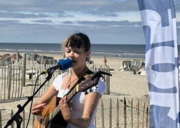 Zomer, zee en radio: ‘105 aan Zee’ live vanaf Zandvoort