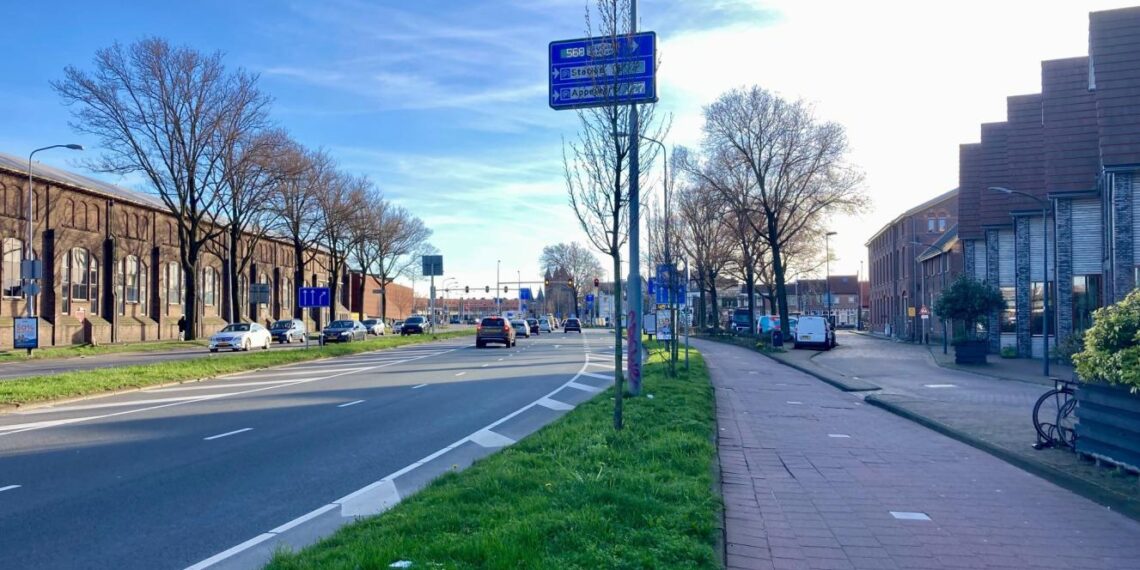 Nieuwe bushaltes op de Gedempte Oostersingelgracht en het Kennemerplein