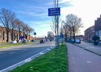 Nieuwe bushaltes op de Gedempte Oostersingelgracht en het Kennemerplein