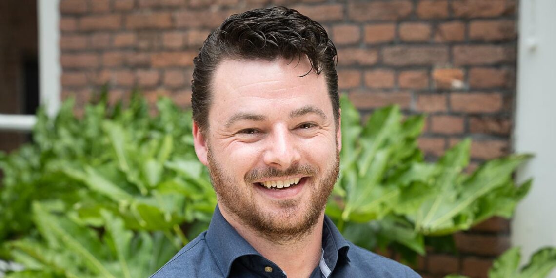 Wethouder Robbert Berkhout is blij met het Haarlemse resultaat tijdens het NK Tegelwippen